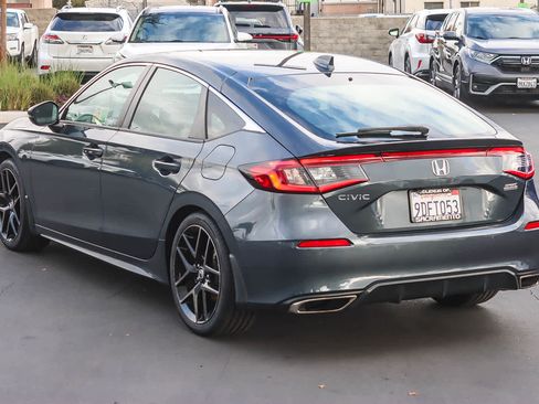 Used 2022 Honda Civic Sport Touring image 2