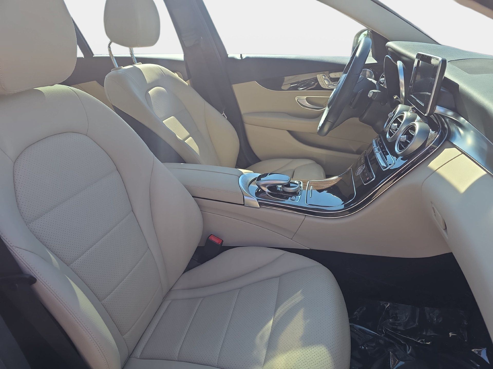 Used 2015 Mercedes-Benz C 300 Sedan image 10