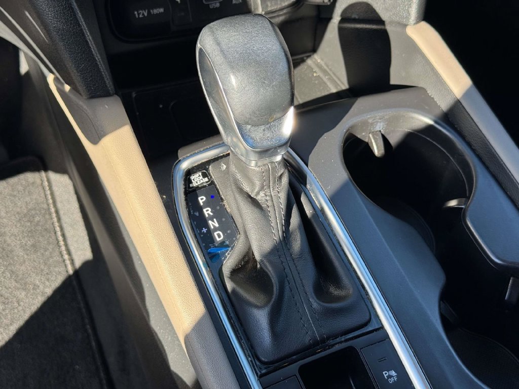 Used 2020 Hyundai Santa Fe SEL w/ Convenience Package AWD/4WD image 28