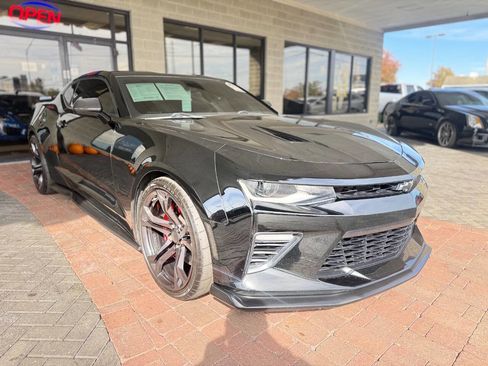 Used 2018 Chevrolet Camaro SS image 21