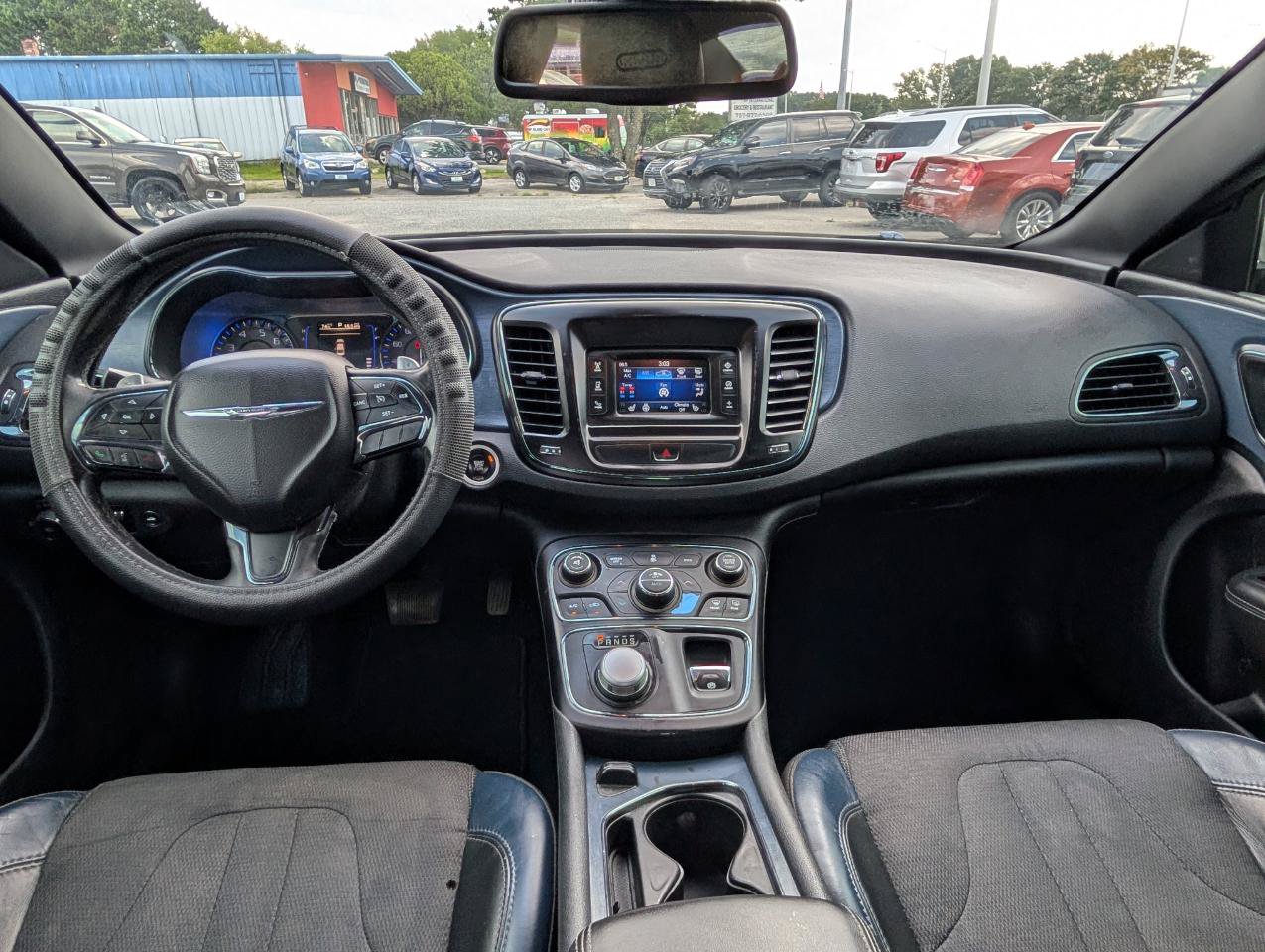 Used 2015 Chrysler 200 S w/ Comfort Group FWD image 30
