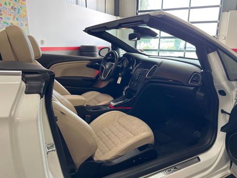 Used 2019 Buick Cascada Premium image 85