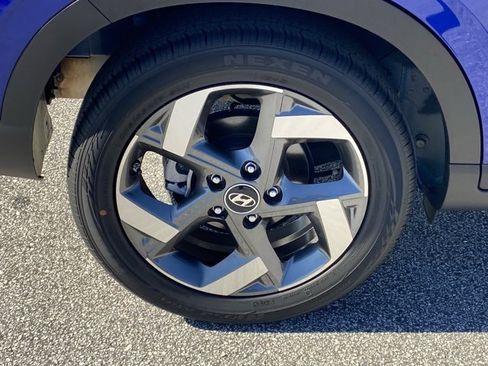 Used 2023 Hyundai Venue SEL w/ Cargo Package image 28