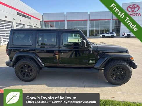 Used 2018 Jeep Wrangler Unlimited Sahara AWD/4WD image 2