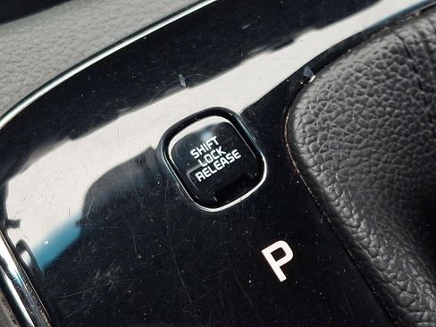 Used 2017 Kia Forte LX image 27