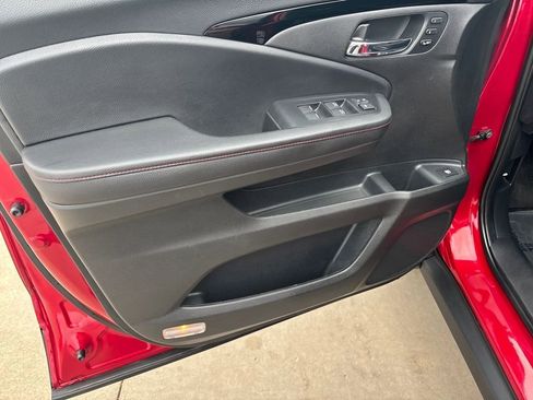 Used 2025 Honda Ridgeline Black Edition image 13