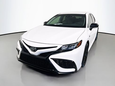Used 2024 Toyota Camry SE FWD image 10