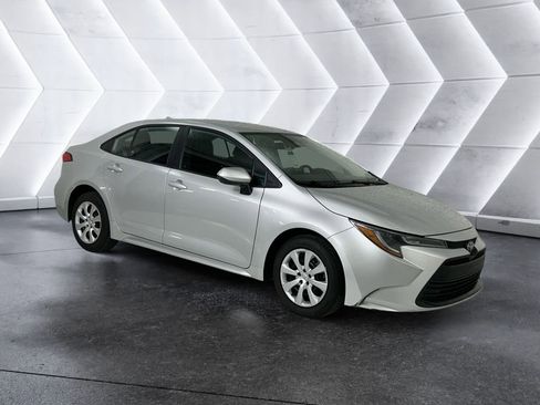 Used 2024 Toyota Corolla LE FWD image 1
