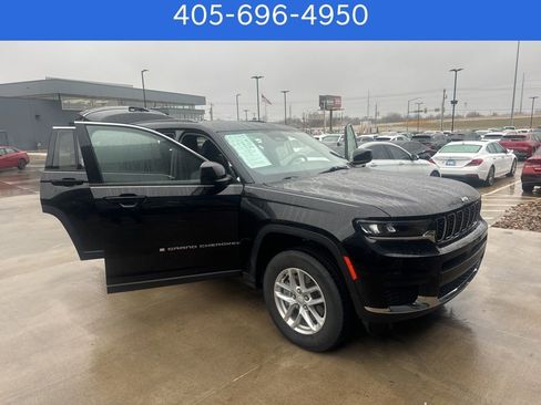 Used 2025 Jeep Grand Cherokee L Laredo image 14