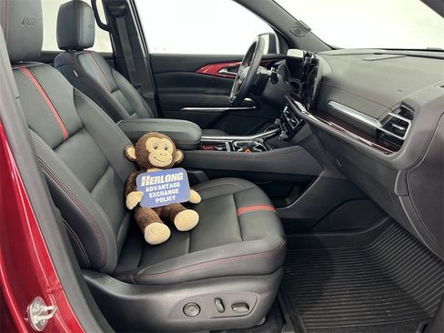 Used 2024 Chevrolet Traverse RS image 27