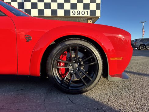 Used 2023 Dodge Challenger SRT Hellcat image 9