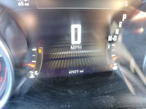 Used 2022 Dodge Challenger SXT image 16