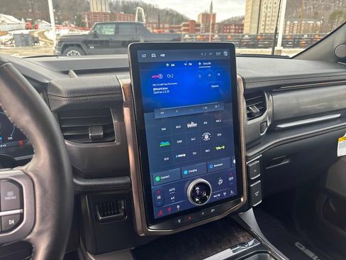 Used 2023 Ford F150 Lightning Lariat image 16