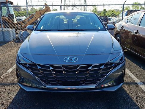Used 2023 Hyundai Elantra Limited FWD image 2