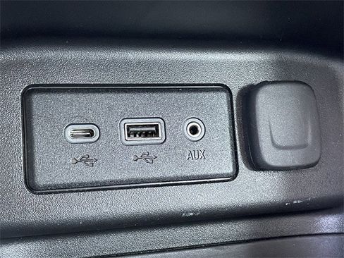 Used 2024 Chevrolet Equinox LS image 18