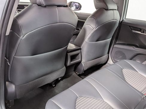 Used 2019 Toyota Camry SE FWD image 30