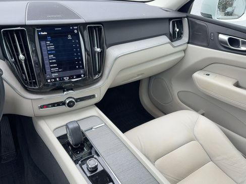 Certified 2023 Volvo XC60 T8 Plus w/ Protection Package Premier image 28
