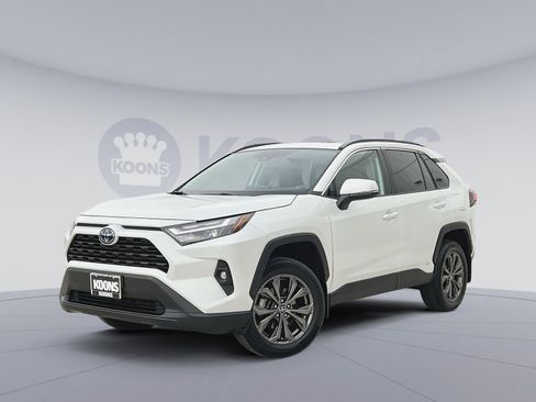 Used 2023 Toyota RAV4 XLE image 1