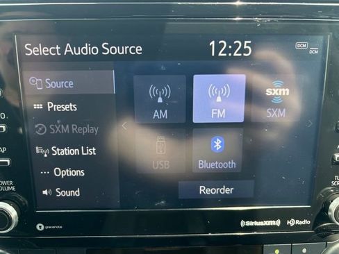 Used 2020 Toyota Highlander XLE AWD/4WD image 5