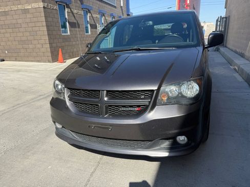 Used 2017 Dodge Grand Caravan GT FWD image 8
