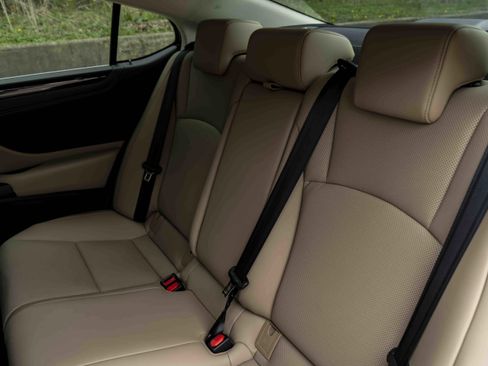 Used 2019 Lexus ES 350 w/ Premium Package image 18