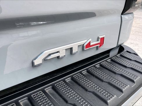 Used 2025 GMC Sierra 2500 AT4 w/ AT4 Premium Plus Package AWD/4WD image 10