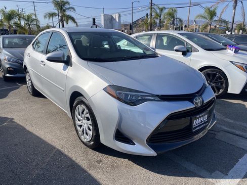 Used 2018 Toyota Corolla LE w/ Carpet Mat Package (TMS) FWD image 6