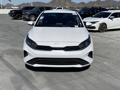 Used 2023 Kia Forte LXS image 2