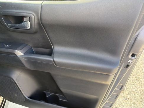 Used 2016 Toyota Tacoma TRD Sport w/ Premium & Technology Package image 21