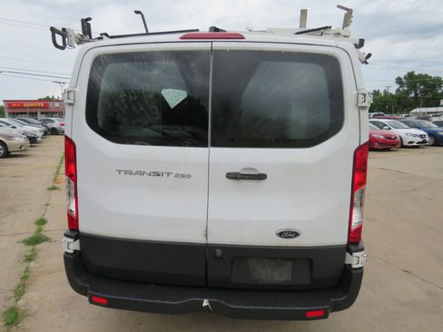 Used 2015 Ford Transit 250 130 Low Roof image 5