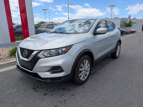 Used 2021 Nissan Rogue Sport S FWD image 2