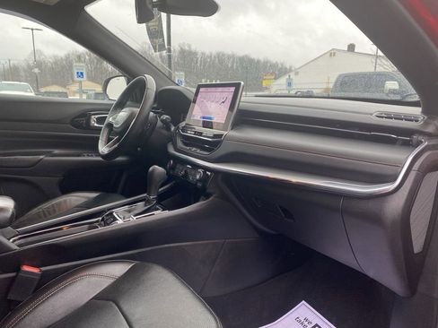 Certified 2022 Jeep Compass Limited w/ (RED) Package image 8