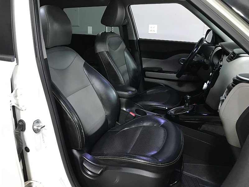 Used 2016 Kia Soul + w/ Primo Package FWD image 20