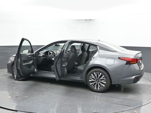 Used 2024 Nissan Altima 2.5 SV AWD/4WD image 36