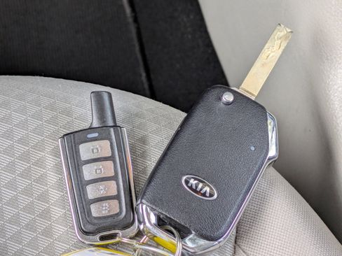 Used 2020 Kia Soul LX FWD image 24