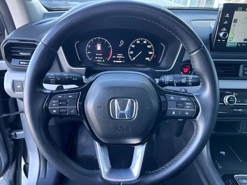 Used 2023 Honda Pilot Touring image 13