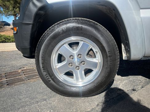 Used 2002 Jeep Liberty Limited image 26