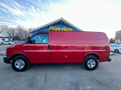 Used 2013 Chevrolet Express 2500 image 3