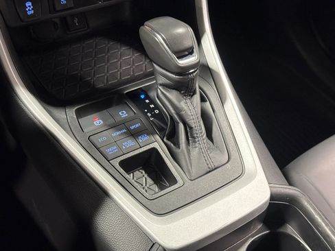 Used 2021 Toyota RAV4 XLE Premium AWD/4WD image 40