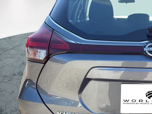 Used 2022 Nissan Kicks S FWD image 29
