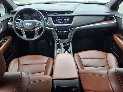 Used 2022 Cadillac XT5 Premium Luxury w/ Technology Package FWD image 12