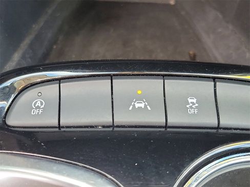 Used 2023 Buick Encore GX Select image 29