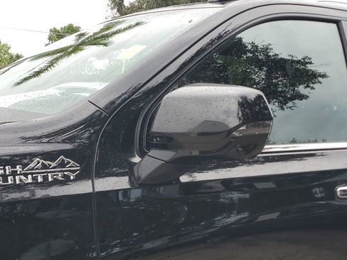 Certified 2025 Chevrolet Tahoe High Country AWD/4WD image 12