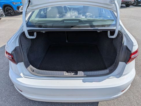 Used 2019 Volkswagen Jetta SE FWD image 33