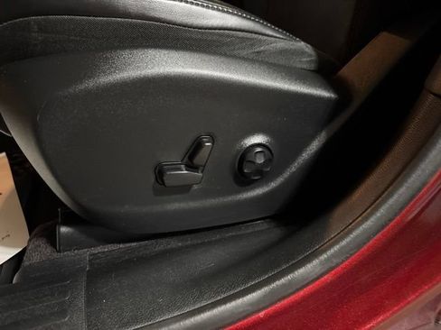 Used 2019 Jeep Cherokee Trailhawk AWD/4WD image 4