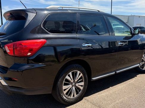 Used 2017 Nissan Pathfinder S FWD image 8