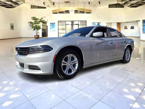 Used 2022 Dodge Charger SXT image 3