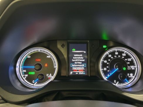 Used 2022 Toyota Venza LE image 15