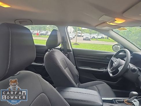 Used 2025 Nissan Altima 2.5 S FWD image 9