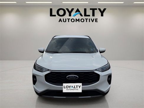 Used 2025 Ford Escape ST-Line Elite w/ Class II Trailer Tow Package image 8